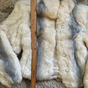 Rabbit fur jacket. Very cute. One button off but it’s in the pocket. Size Medium